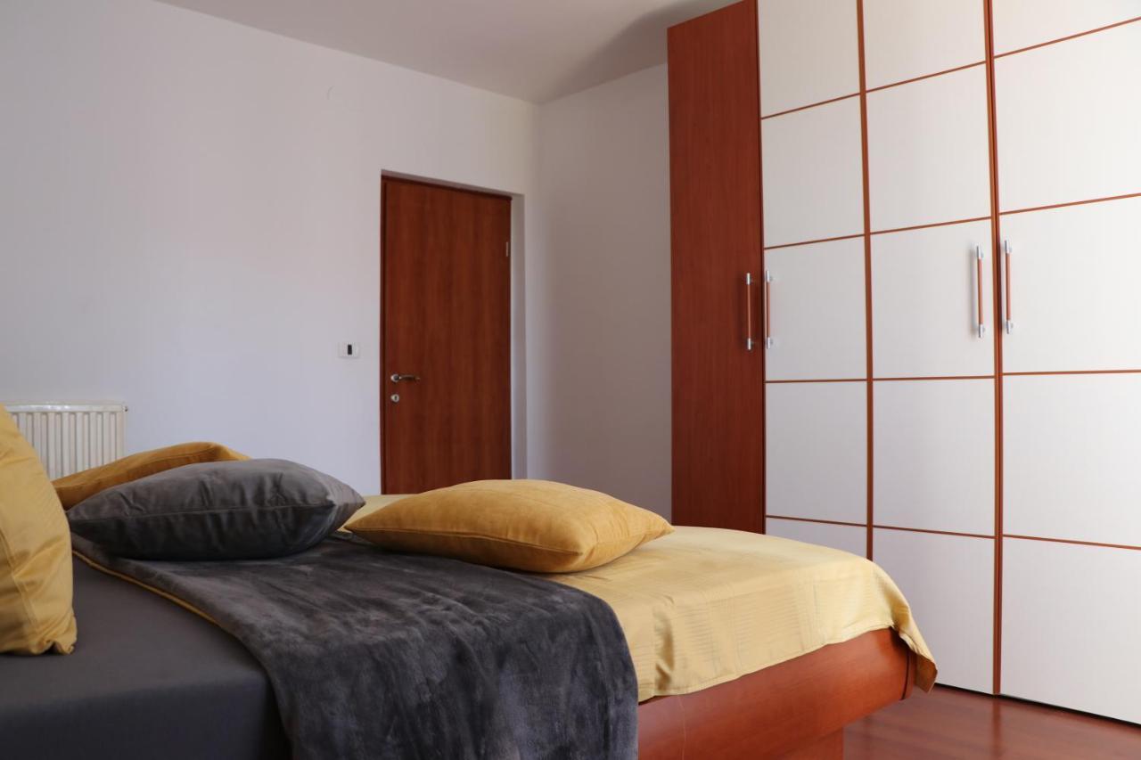 Nona Lili Apartment Izola Dış mekan fotoğraf