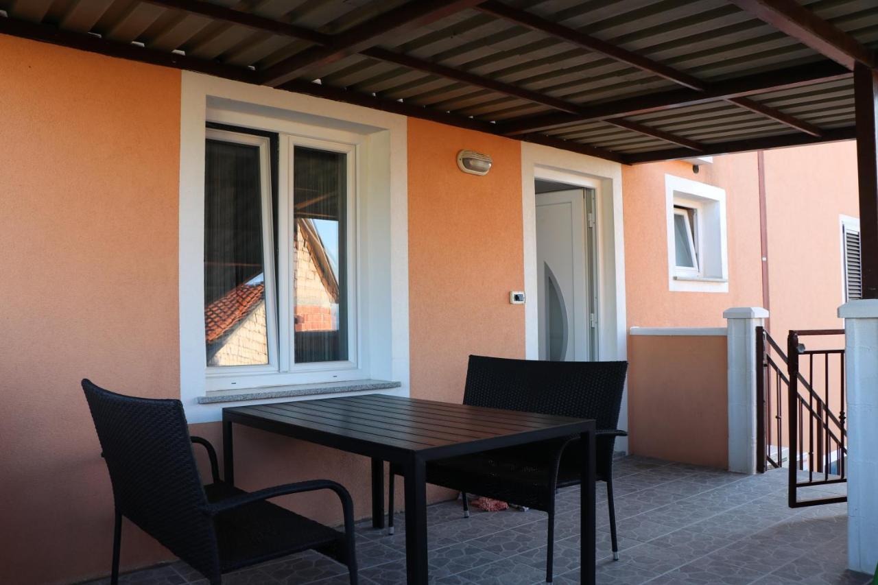 Nona Lili Apartment Izola Dış mekan fotoğraf