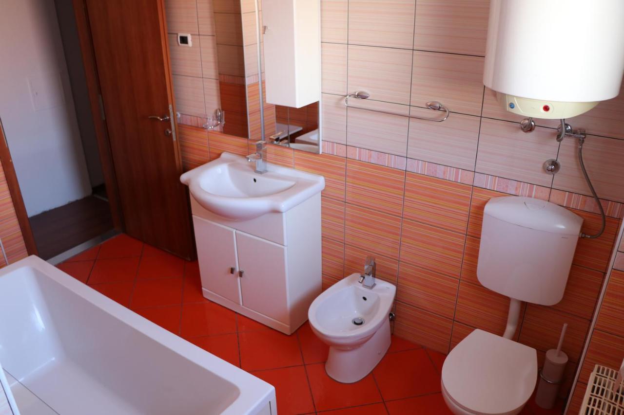 Nona Lili Apartment Izola Dış mekan fotoğraf